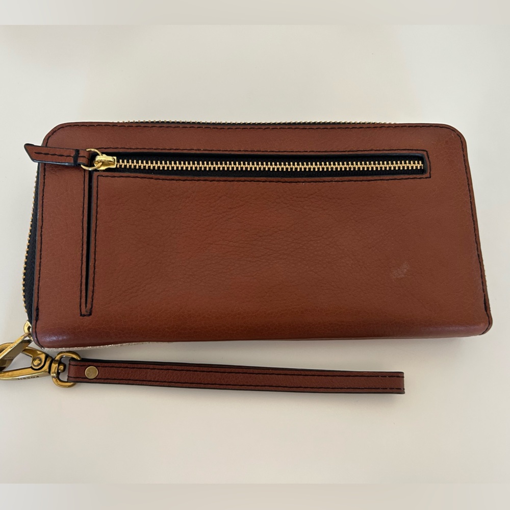 Fossil Wallet With Wristlet - image 2